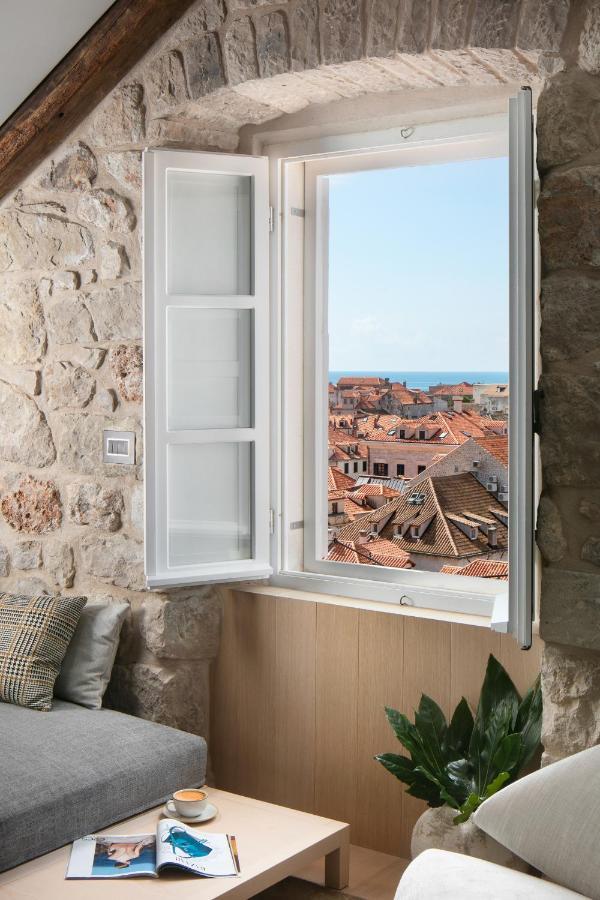 Lapisa Villa *